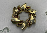 Vintage Weiss Ruby Red Rhinestone Circle Wreath Pin and Earrings Set