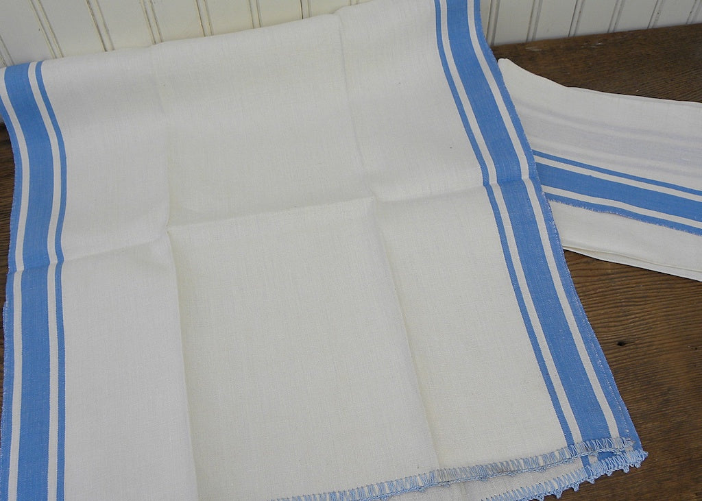 Pair of Blue and White Embroidered Vintage Kitchen Towel – Madame