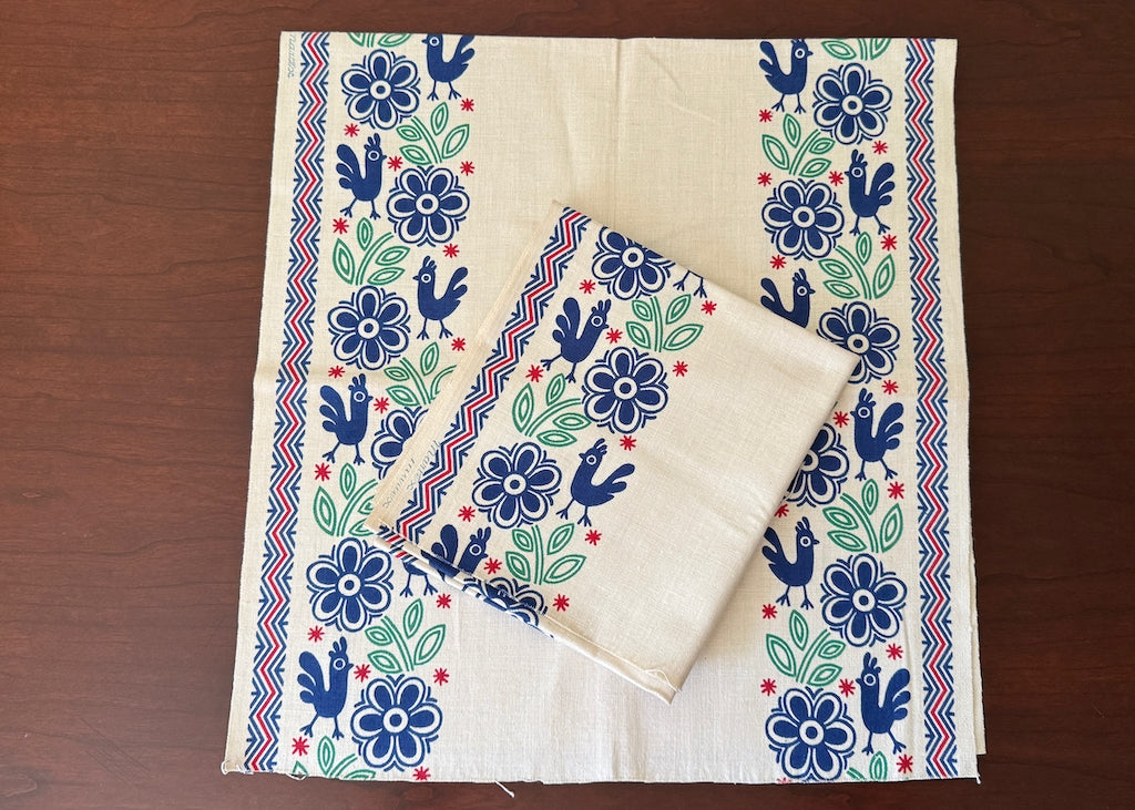 Pair of Unused Vintage Martex Roosters and Flowers Unfinished Tea Towels - The Pink Rose Cottage 
