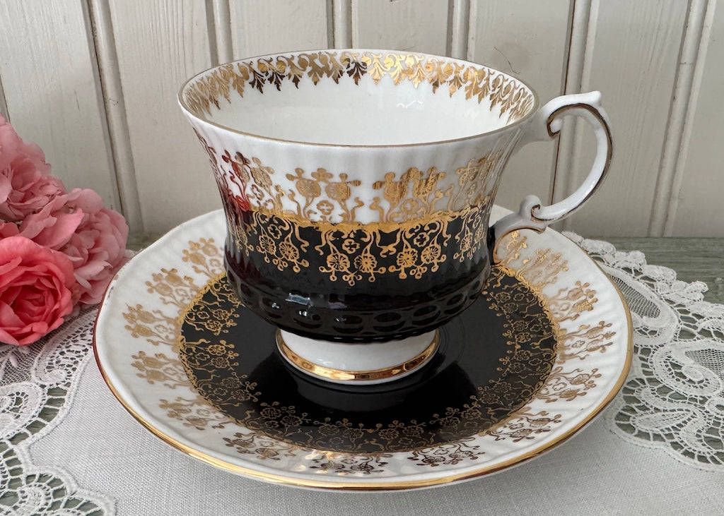 Vintage Elizabethan Black & Gold Filigree Teacup & Saucer England