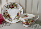 Vintage Elizabethan Teacup and Saucer Strawberries Blackberries Gold Gilt