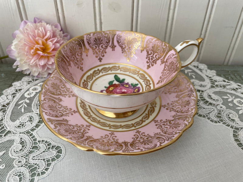 パラゴン PARAGON MAJESTY THE QUEEN ピンクローズ Vintage Paragon Double Warrant Lilac Pink Tea Cup & Saucer Floral