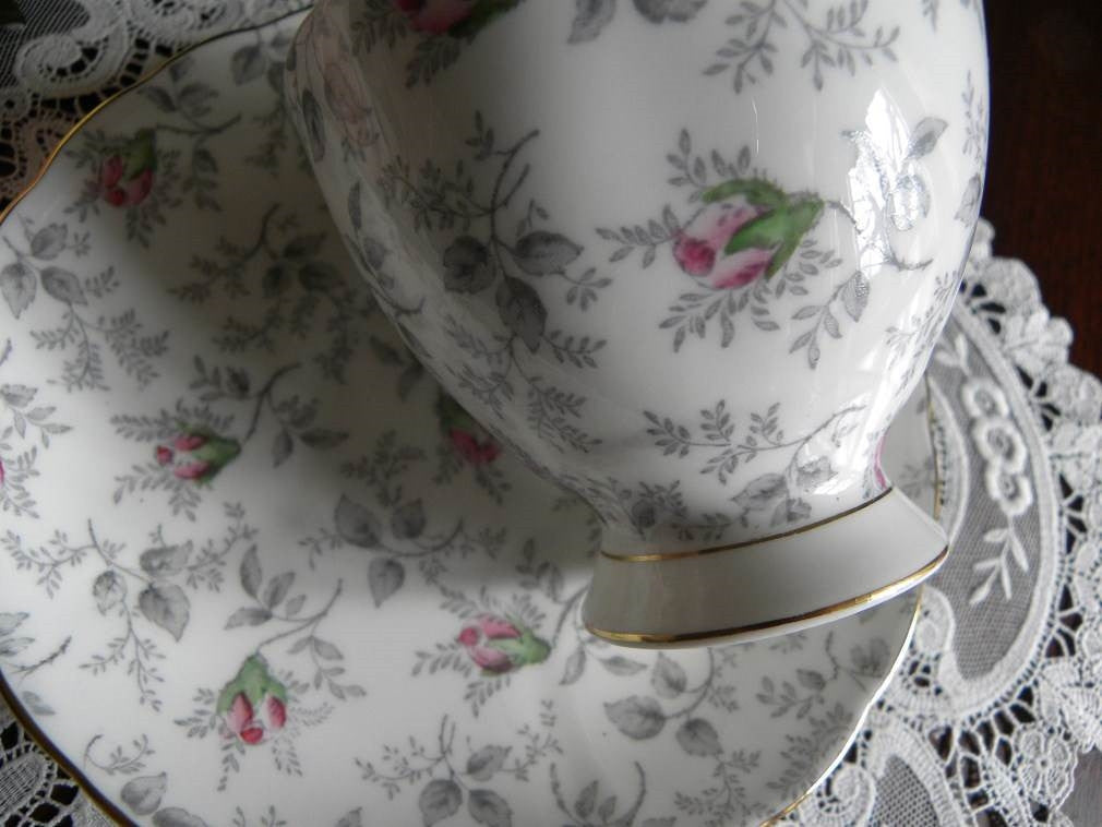 NEW Teacup & Saucer, Soft Pink, Chintz Floral Tea Cup, Made in China 18231