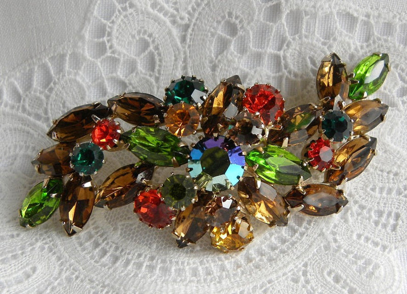 Shops Vintage Brooch