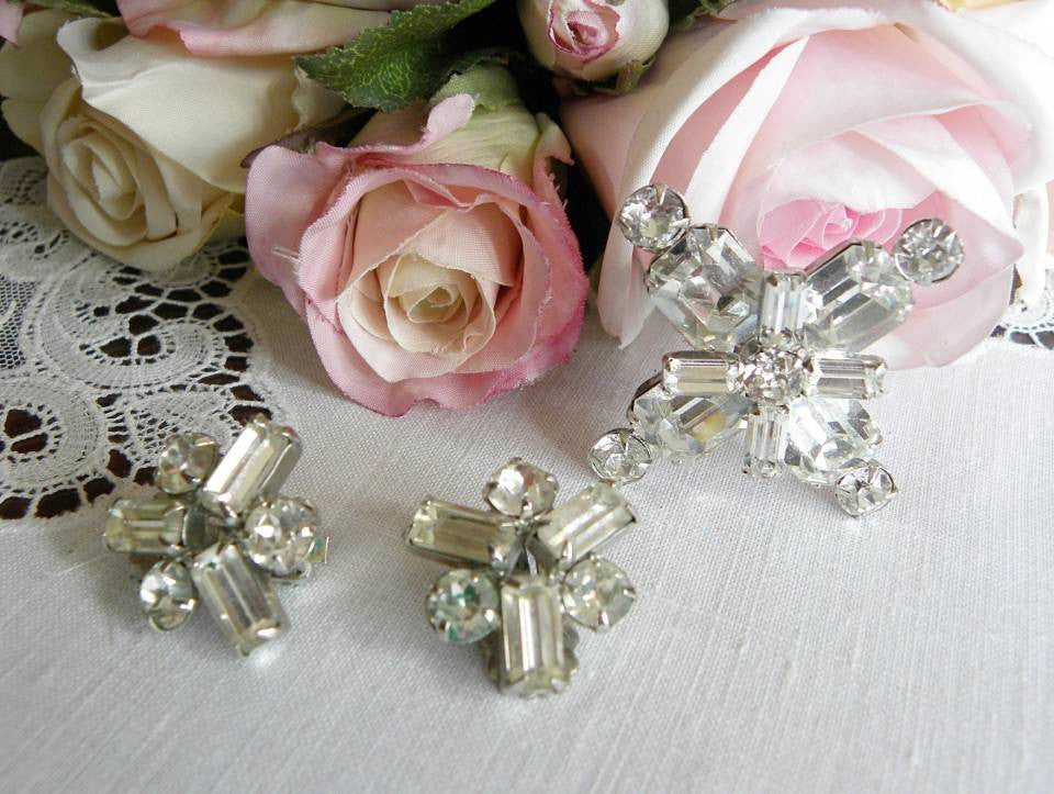 Vintage Weiss Crystal Rhinestone Brooch Pin and Earrings - The Pink Rose Cottage 