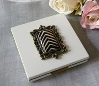 Vintage Evans Powder Compact with Large Black and White Stone - The Pink Rose Cottage 