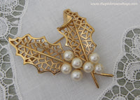 Vintage Crown Trifari Christmas Holly Pearl Pin Brooch