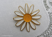 Vintage Enameled Daisy Pin