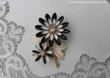 Vintage ART Black and White Enameled and Rhinestone Daisies Daisy Pin
