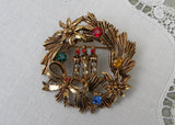 Vintage Beatrix Rhinestone Christmas Wreath and Candles Brooch Gold
