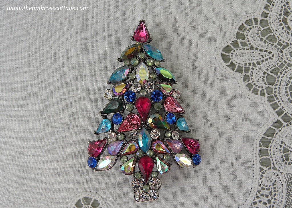 Vintage 2006 3rd Annual Avon Christmas Tree Pin Brooch Rhinestones