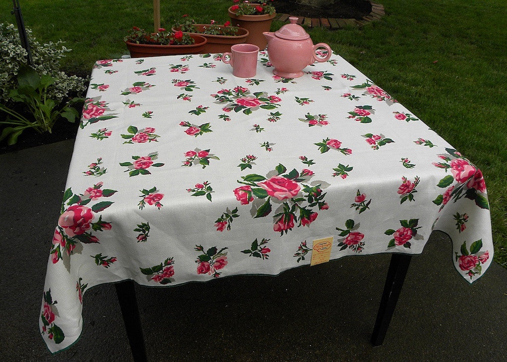 MWT Hardy Craft Random Rose Beautiful Pink Rose Tablecloth - The Pink Rose Cottage 